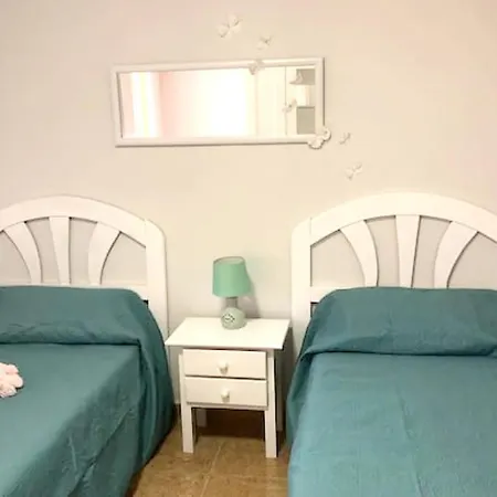 Comfortable House In Antigua With Shared Pool 度假居 *