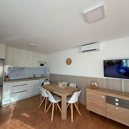 Comfortable House In Antigua With Shared Pool *